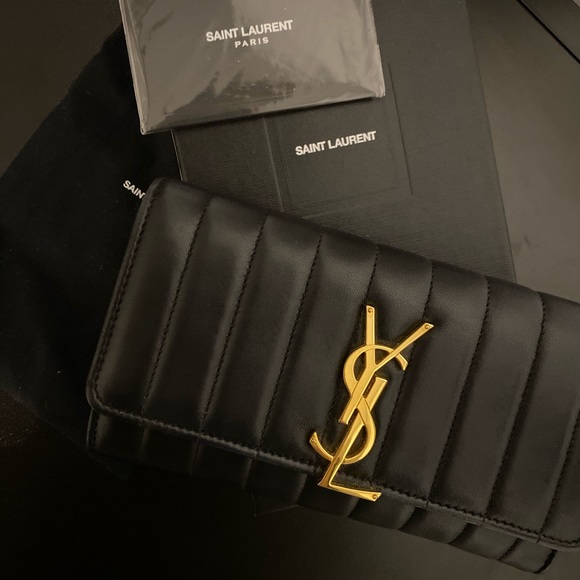 Yves Saint Laurent Vicky Quilted Large Wallet - Picture 13 of 15